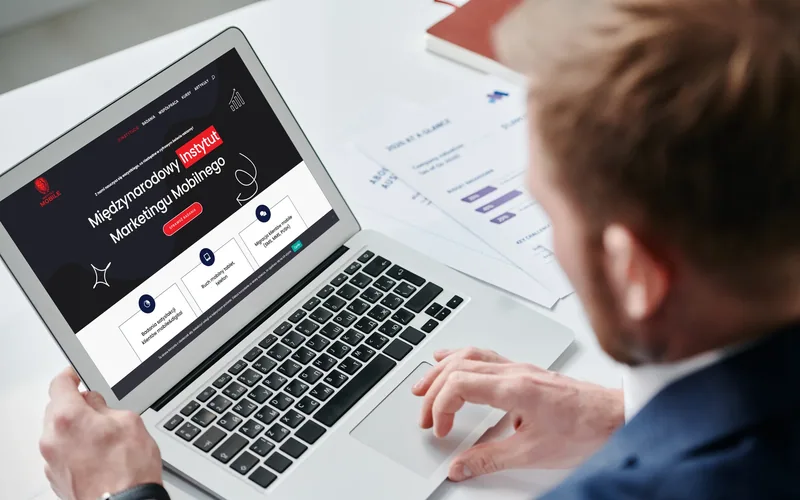 Instytutmobile website - education, built by Studio Arlek